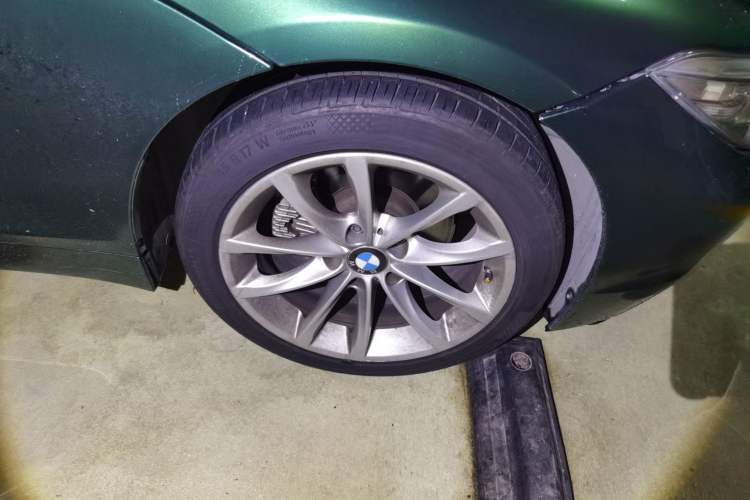 Used BMW Z4 2013 sDrive20i Leading Model Right Front Wheel Hub