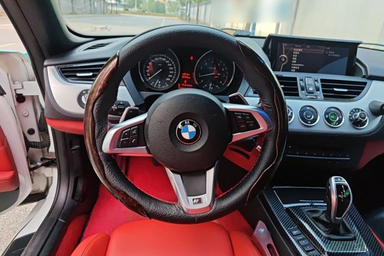Used BMW Z4 2013 sDrive20i Leading Model Steering Wheel