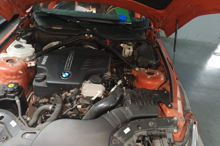 Used BMW Z4 2013 sDrive20i Leading Model Engine Bay Left