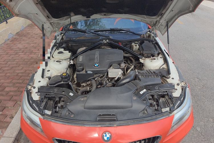 Used BMW Z4 2013 sDrive20i Leading Model Engine Bay
