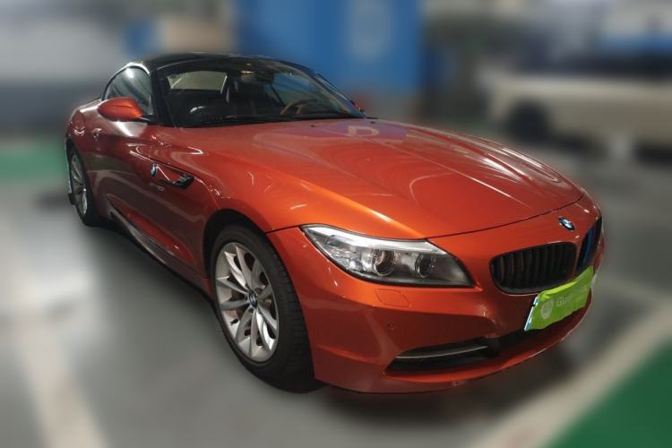 Used BMW Z4 2013 sDrive20i Leading Model Front Right 45 Deg