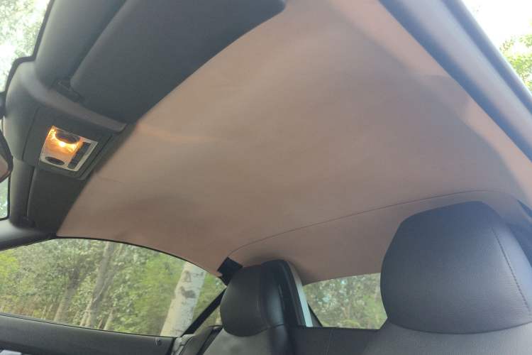 Used BMW Z4 2013 sDrive20i Leading Model Headliner