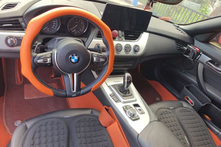 Used BMW Z4 2013 sDrive20i Leading Model Interior 2
