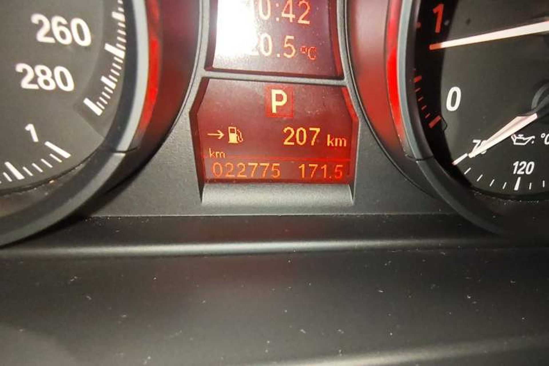 Used BMW Z4 2013 sDrive20i Leading Model Odometer Close Up