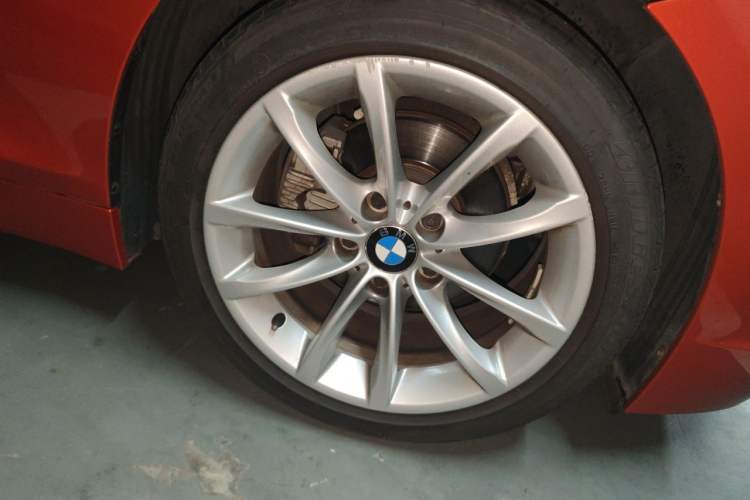 Used BMW Z4 2013 sDrive20i Leading Model Right Front Wheel Hub