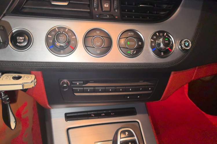 Used BMW Z4 2013 sDrive20i Leading Model Audio And AC Panel