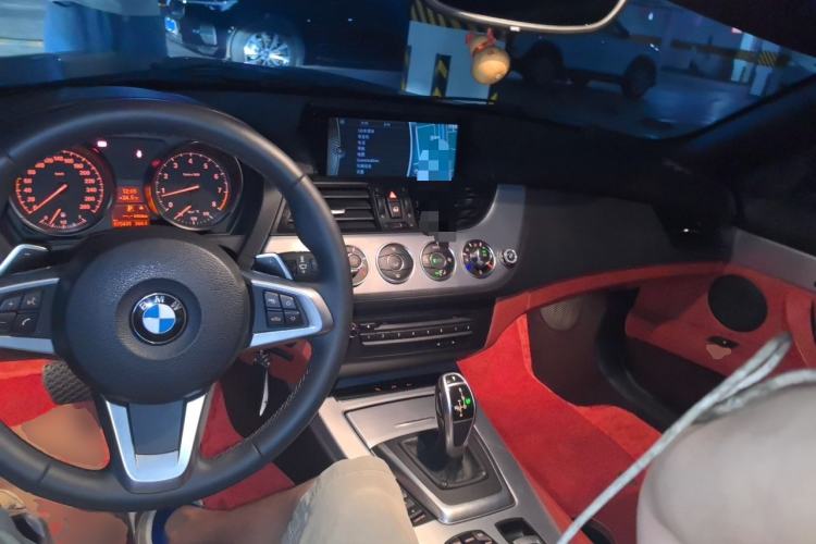 Used BMW Z4 2013 sDrive20i Leading Model Center Console
