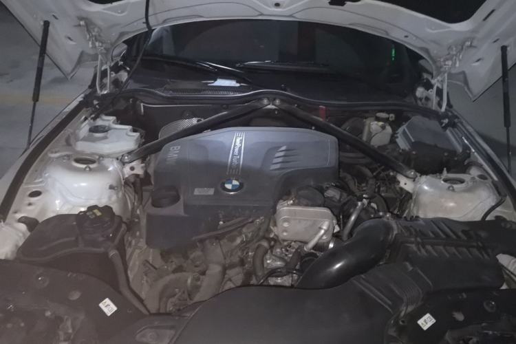 Used BMW Z4 2013 sDrive20i Leading Model Engine Bay