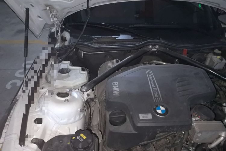 Used BMW Z4 2013 sDrive20i Leading Model Engine Bay Right