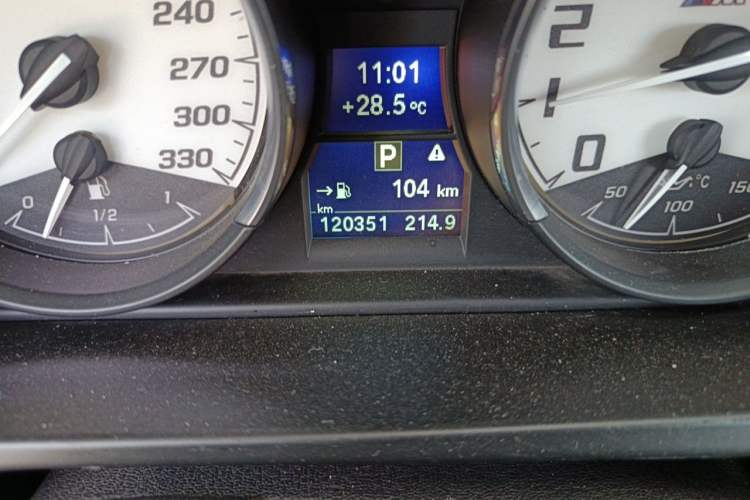 Used BMW Z4 2013 sDrive20i Leading Model Odometer Close Up