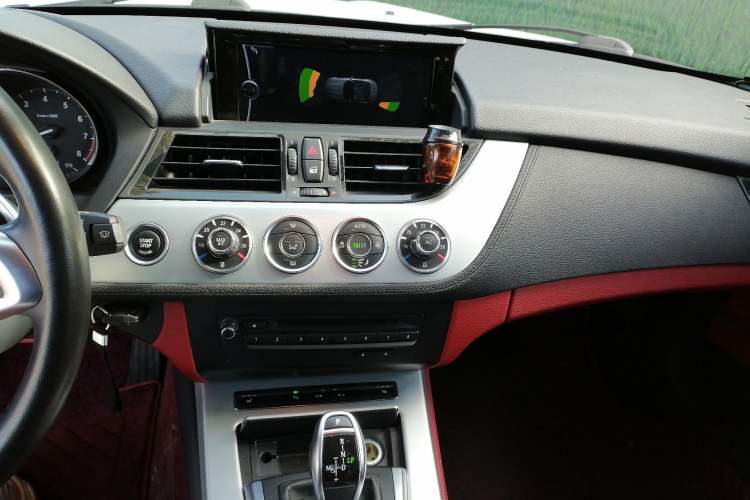 Used BMW Z4 2013 sDrive20i Leading Model Audio And AC Panel