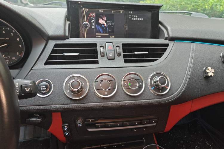 Used BMW Z4 2013 sDrive20i Leading Model Audio And AC Panel