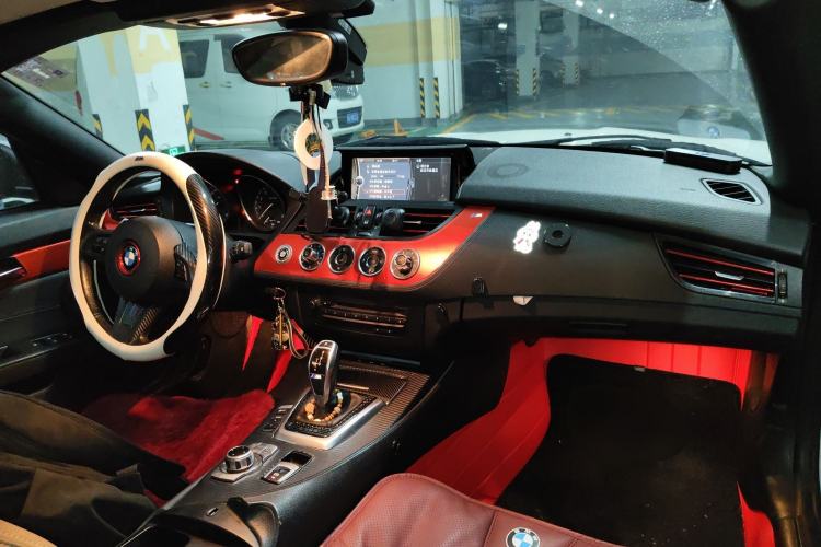 Used BMW Z4 2013 sDrive20i Leading Model Center Console