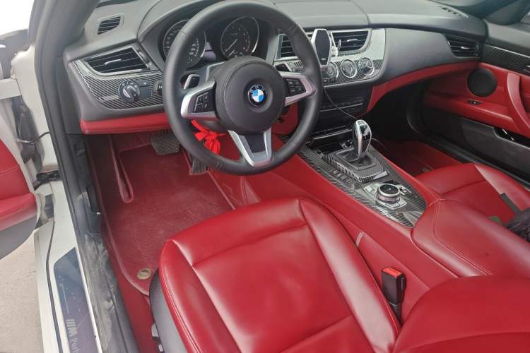 Used BMW Z4 2013 sDrive20i Leading Model Center Console