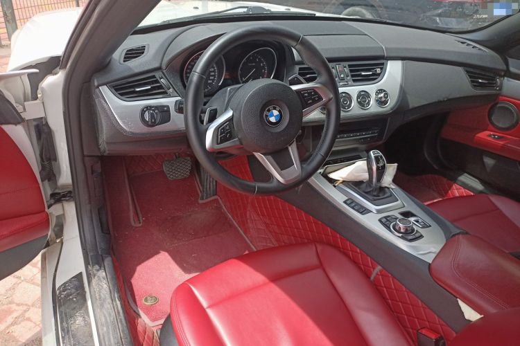 Used BMW Z4 2013 sDrive20i Leading Model Center Console