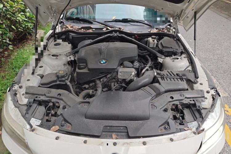 Used BMW Z4 2013 sDrive20i Leading Model Engine Bay