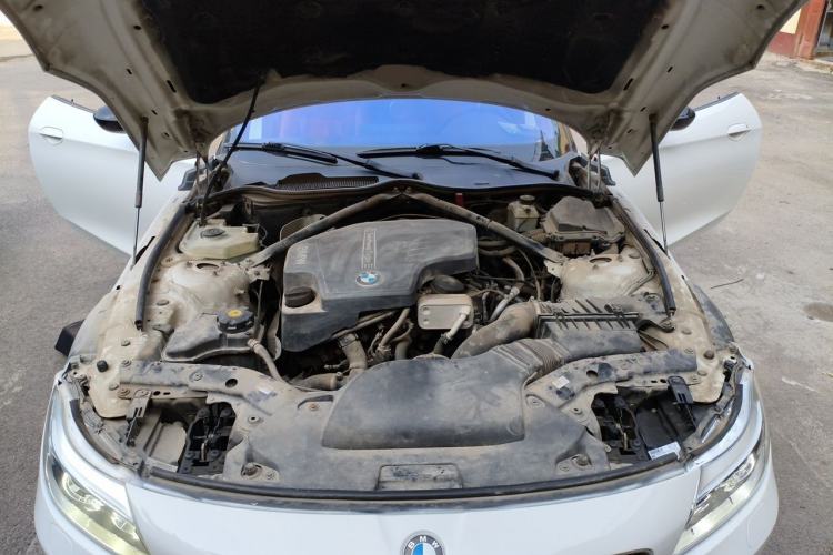 Used BMW Z4 2013 sDrive20i Leading Model Engine Bay