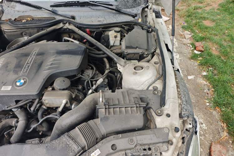Used BMW Z4 2013 sDrive20i Leading Model Engine Bay Left