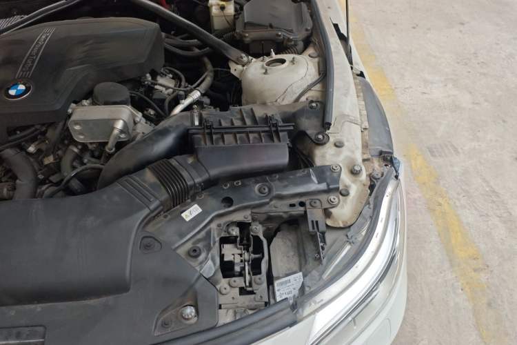 Used BMW Z4 2013 sDrive20i Leading Model Engine Bay Left