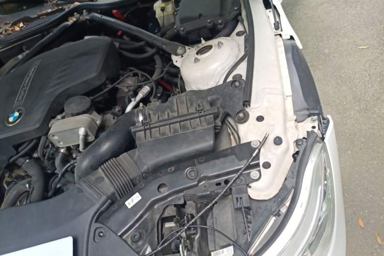Used BMW Z4 2013 sDrive20i Leading Model Engine Bay Left