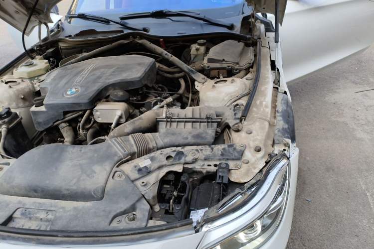 Used BMW Z4 2013 sDrive20i Leading Model Engine Bay Left