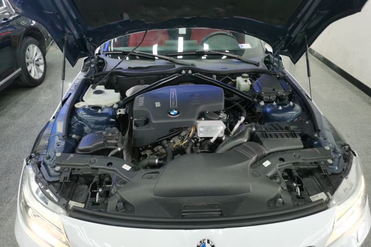 Used BMW Z4 2013 sDrive20i Leading Model Engine Bay