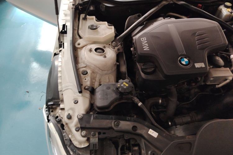 Used BMW Z4 2013 sDrive20i Leading Model Engine Bay Right