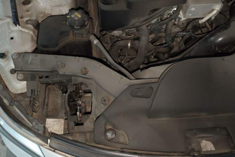 Used BMW Z4 2013 sDrive20i Leading Model Engine Bay Right