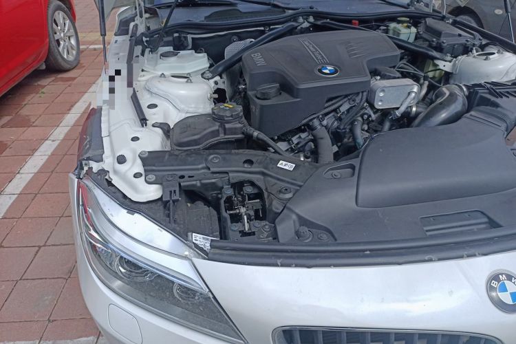 Used BMW Z4 2013 sDrive20i Leading Model Engine Bay Right