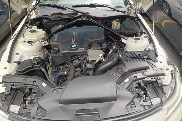 Used BMW Z4 2013 sDrive20i Leading Model Engine Bay