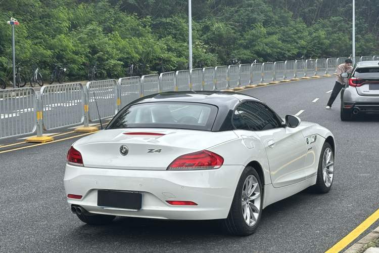 Used BMW Z4 2013 sDrive20i Leading Model Exterior 9