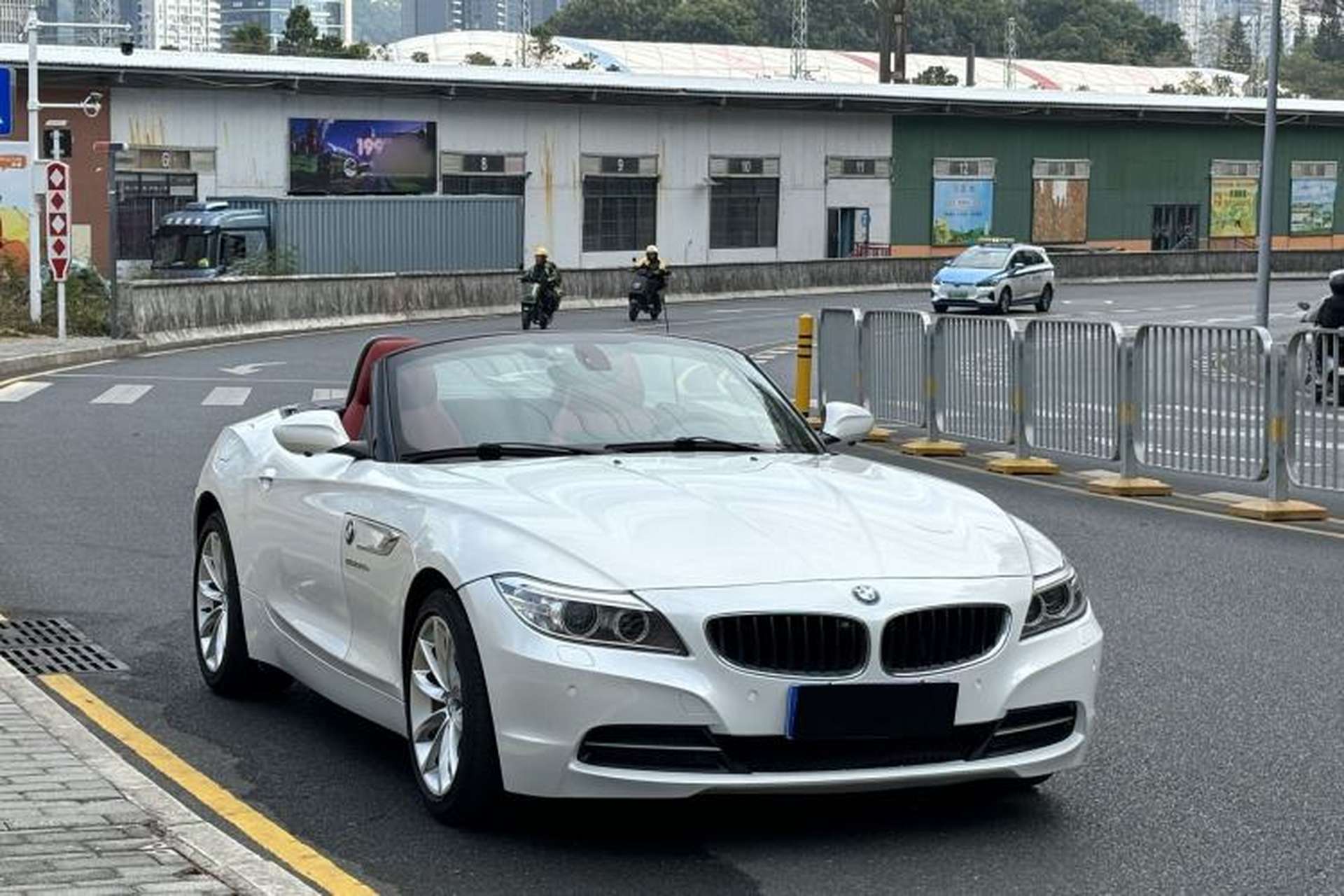 Used BMW Z4 2013 sDrive20i Leading Model Exterior 9