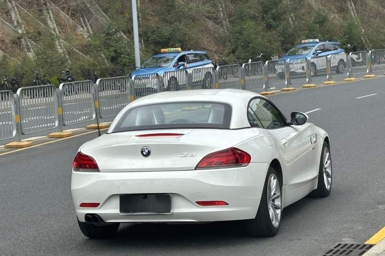 Used BMW Z4 2013 sDrive20i Leading Model Exterior 9