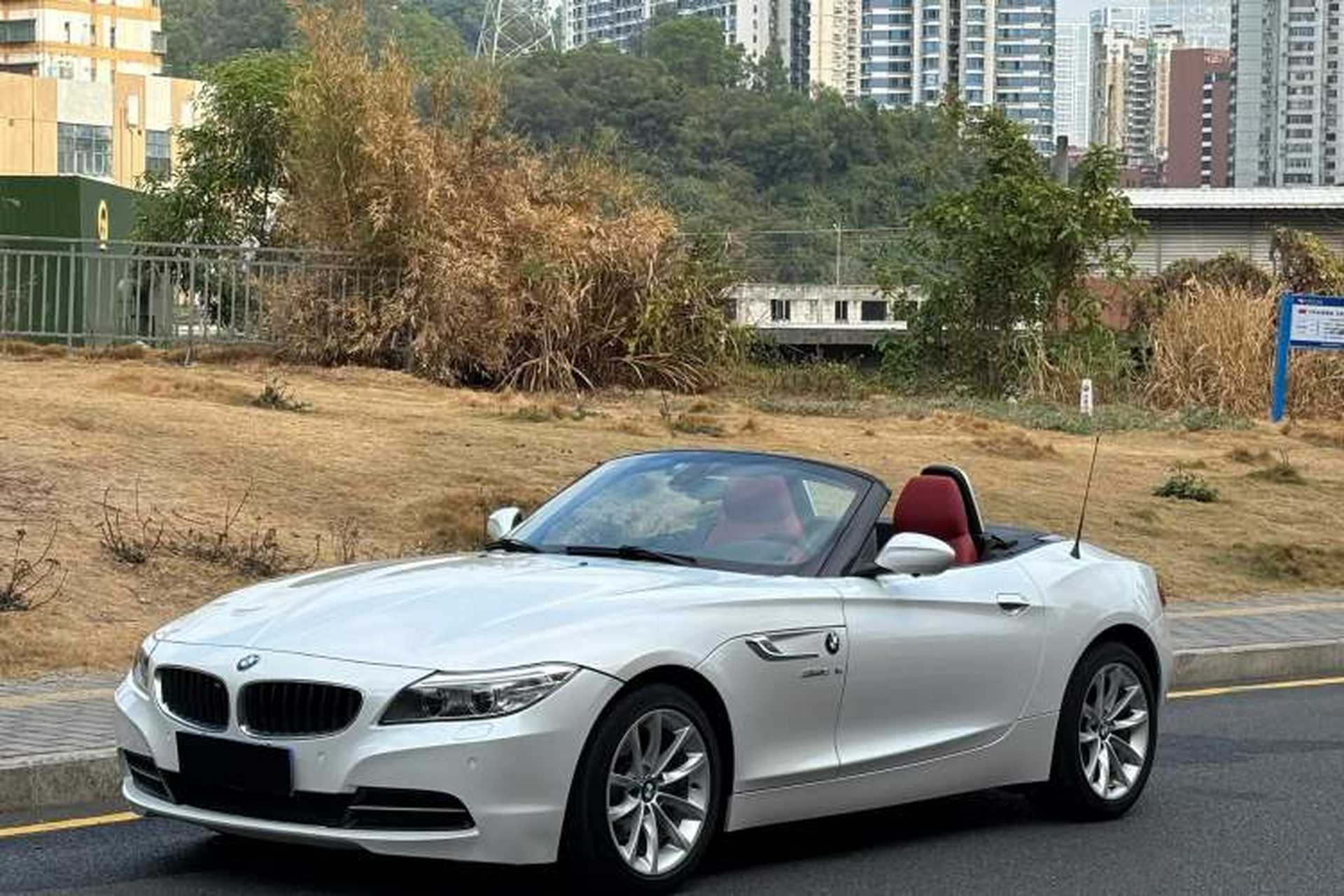 Used BMW Z4 2013 sDrive20i Leading Model Front Left 45 Deg