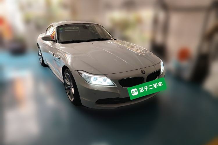 Used BMW Z4 2013 sDrive20i Leading Model Front Right 45 Deg