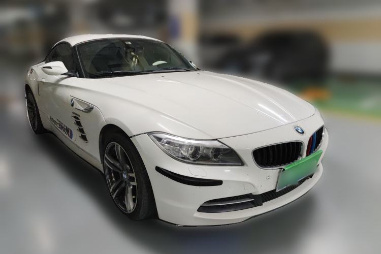 Used BMW Z4 2013 sDrive20i Leading Model Front Right 45 Deg