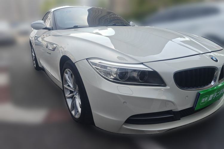 Used BMW Z4 2013 sDrive20i Leading Model Front Right 45 Deg
