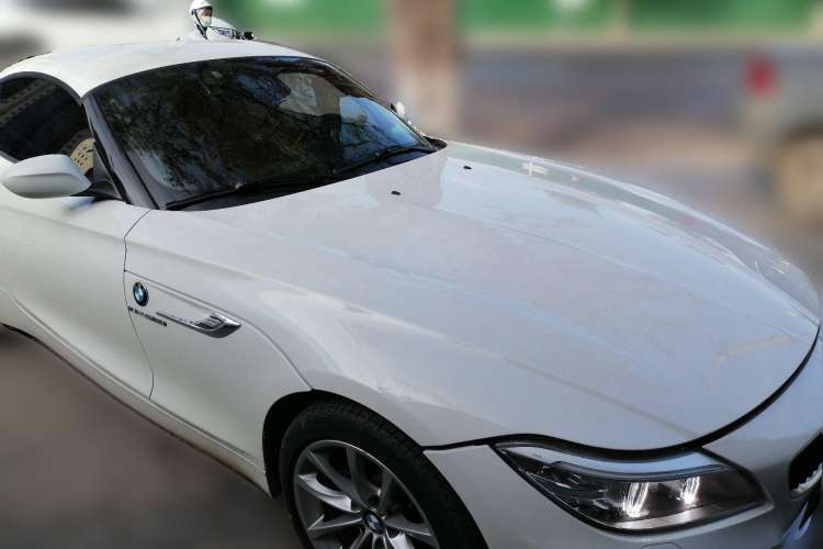 Used BMW Z4 2013 sDrive20i Leading Model Front Right 45 Deg