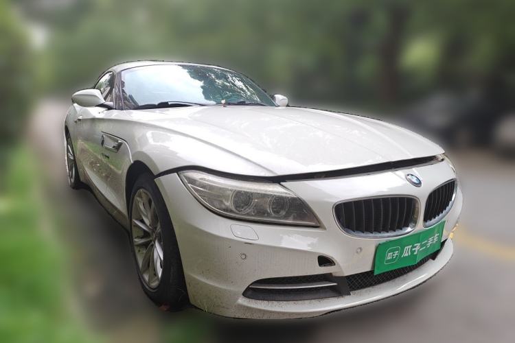 Used BMW Z4 2013 sDrive20i Leading Model Front Right 45 Deg