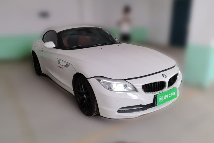 Used BMW Z4 2013 sDrive20i Leading Model Front Right 45 Deg
