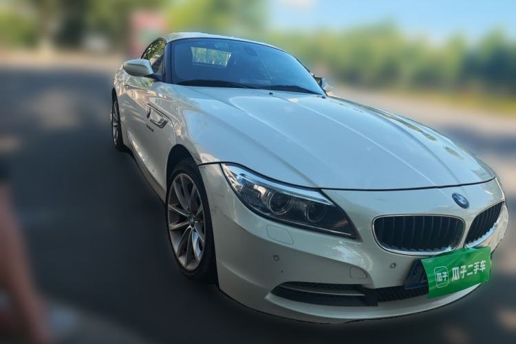 Used BMW Z4 2013 sDrive20i Leading Model Front Right 45 Deg