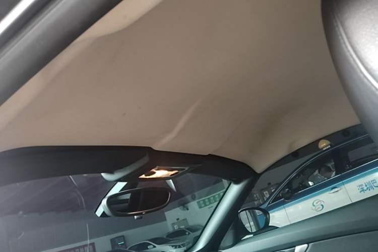 Used BMW Z4 2013 sDrive20i Leading Model Headliner