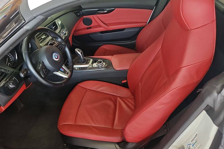 Used BMW Z4 2013 sDrive20i Leading Model Interior 1