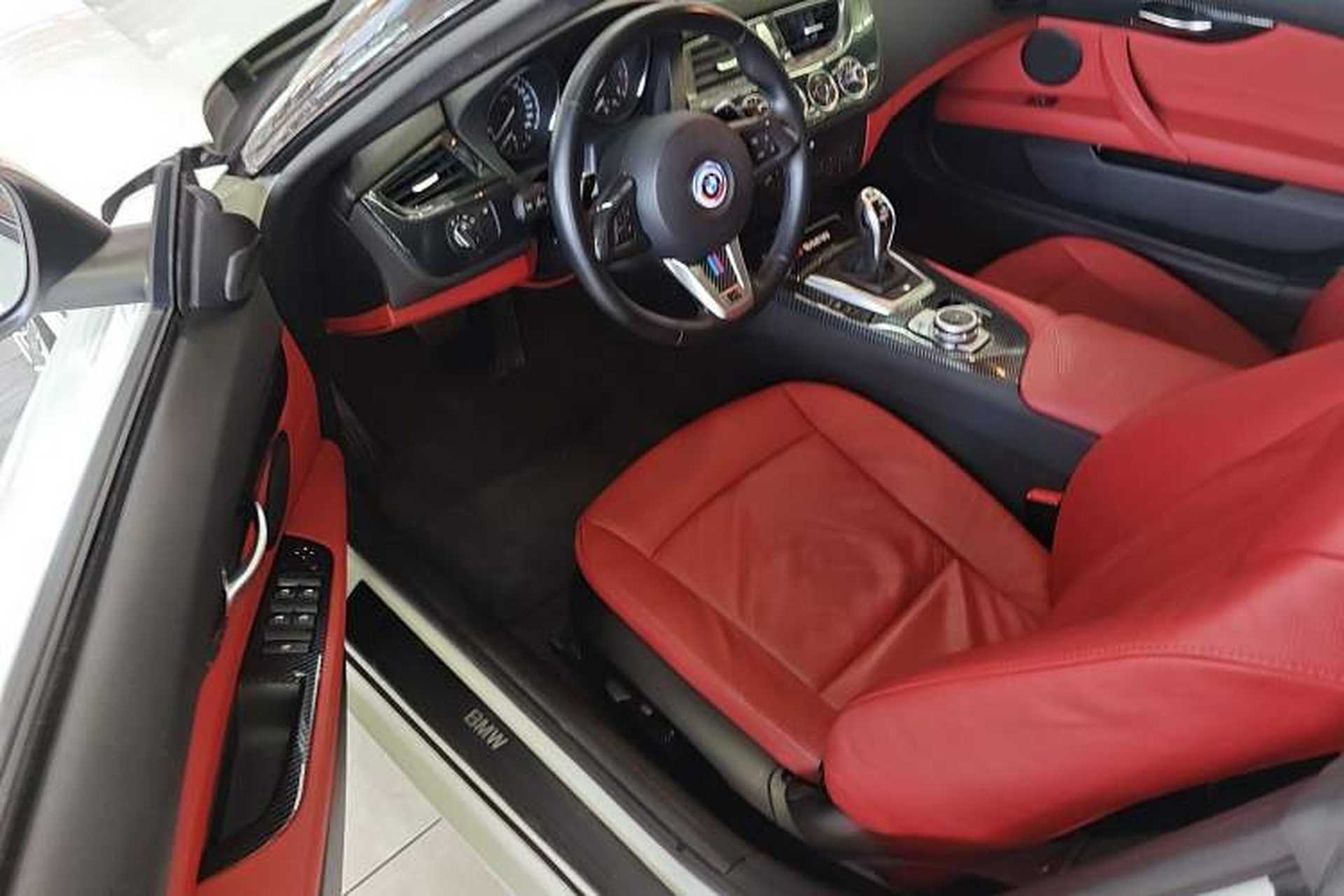 Used BMW Z4 2013 sDrive20i Leading Model Interior 2