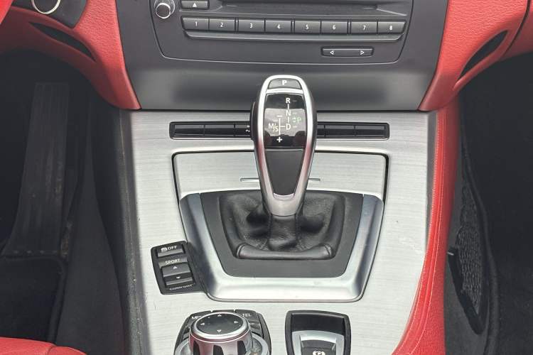 Used BMW Z4 2013 sDrive20i Leading Model Interior 2