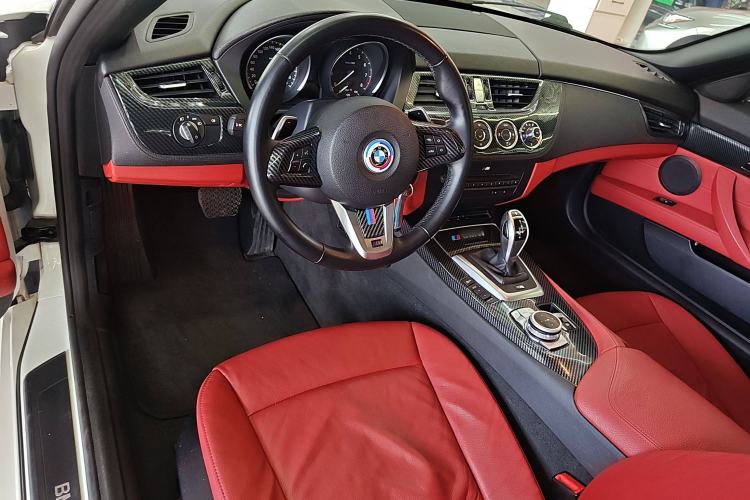 Used BMW Z4 2013 sDrive20i Leading Model Interior 3