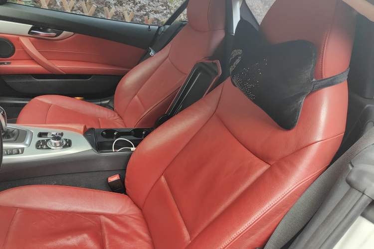 Used BMW Z4 2013 sDrive20i Leading Model Interior 3