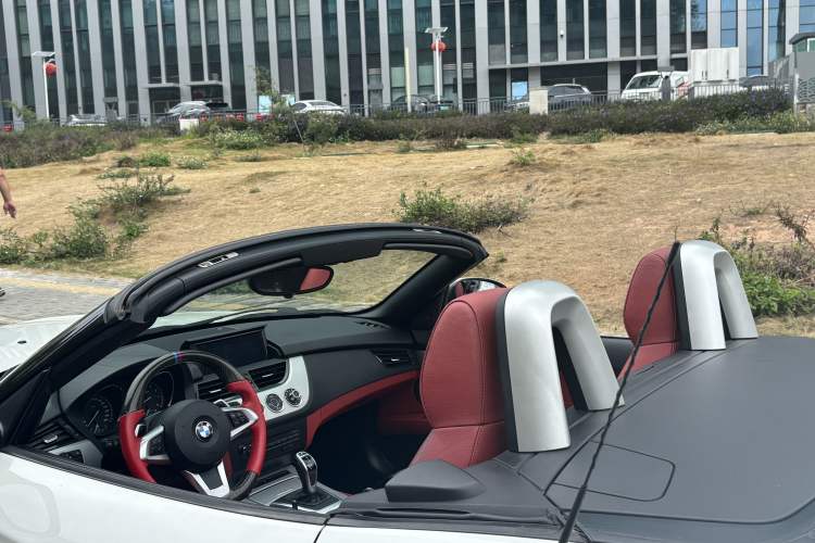 Used BMW Z4 2013 sDrive20i Leading Model Interior 4