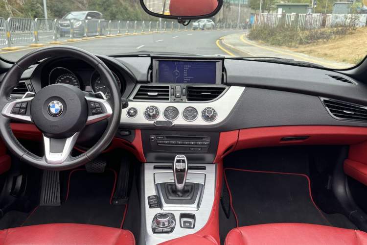 Used BMW Z4 2013 sDrive20i Leading Model Interior 6