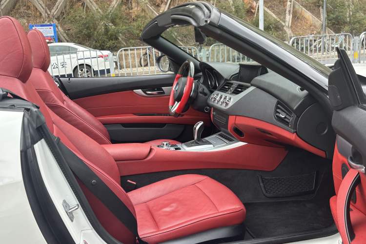 Used BMW Z4 2013 sDrive20i Leading Model Interior 6